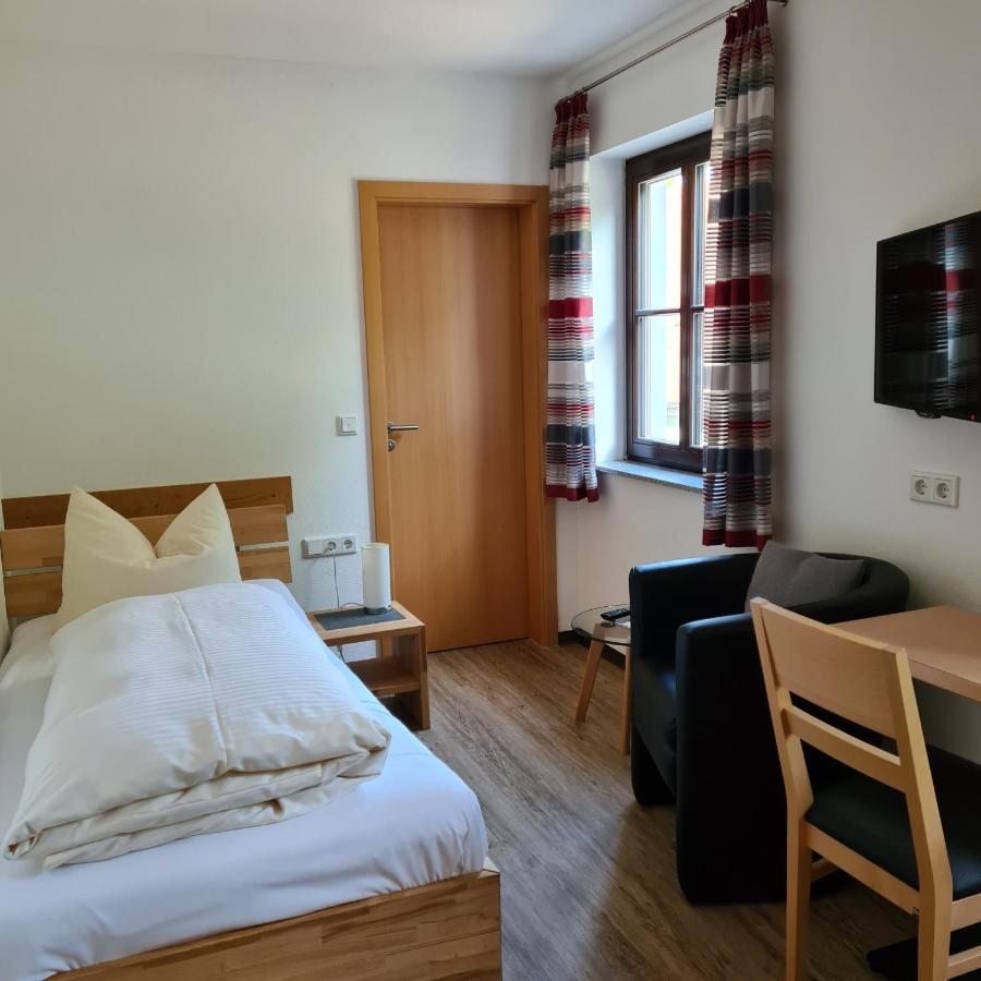 Gasthaus Schoellmann Feuchtwangen Esterno foto