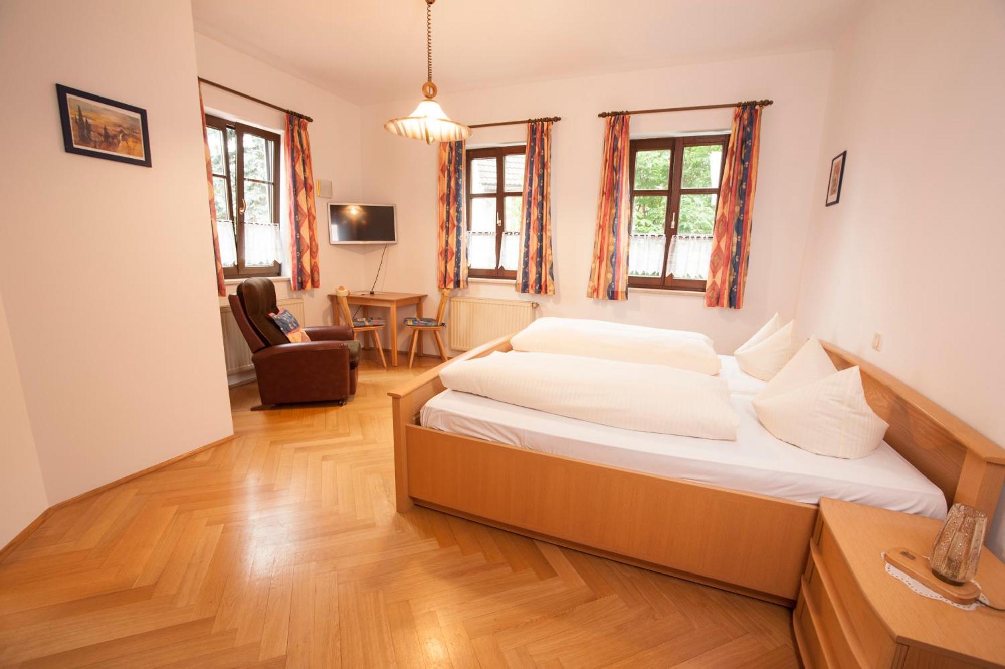 Gasthaus Schoellmann Feuchtwangen Camera foto